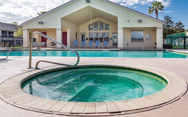 Celebrate at Club Cortile