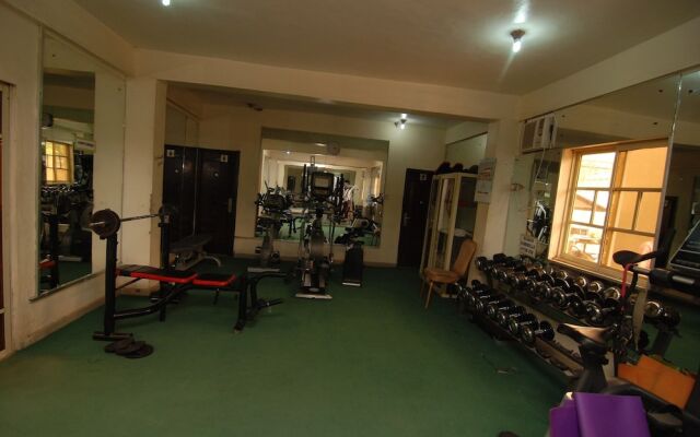 Elomaz Hotels, Abuja