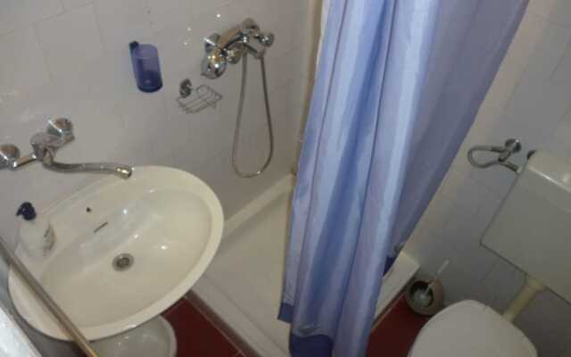 Apartment Tinka-with Beautiful Garden Area