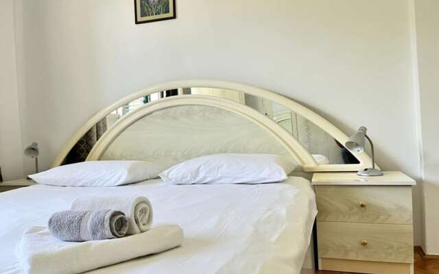 Lemon Tree Apartments