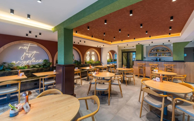Echinus Lara Hotel