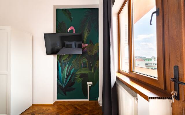 Downtown Victoria Apartments By CityBookings