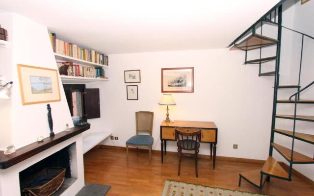 Navona Flat