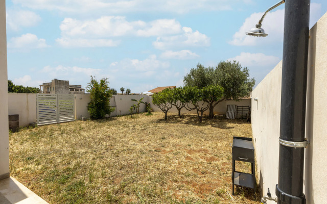 Detached villa with air conditioning