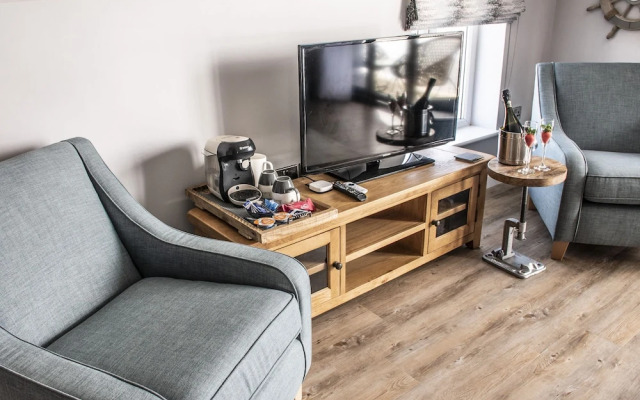 The Fishing Boat Inn - Seaview Studio