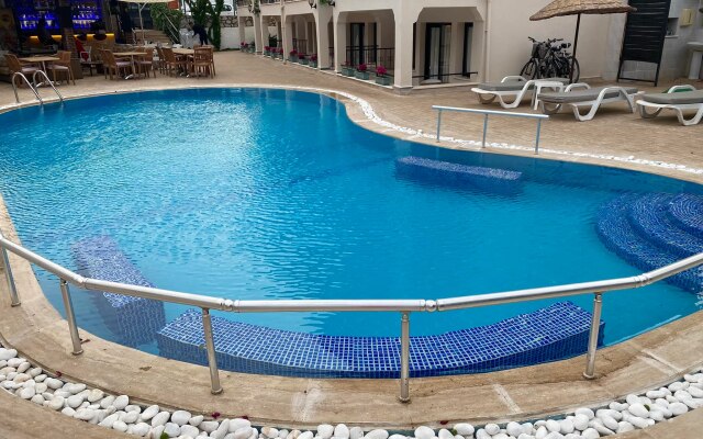 Leons Sun Village Apartments