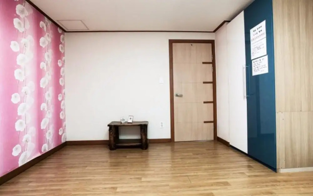 Gangneung Gyeongpo Woojeong Pension