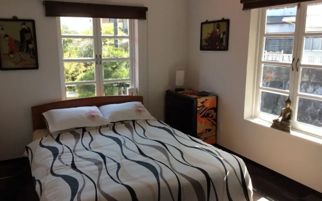 Jonni’s Place