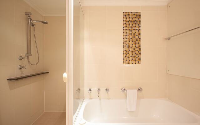 York St Apartment