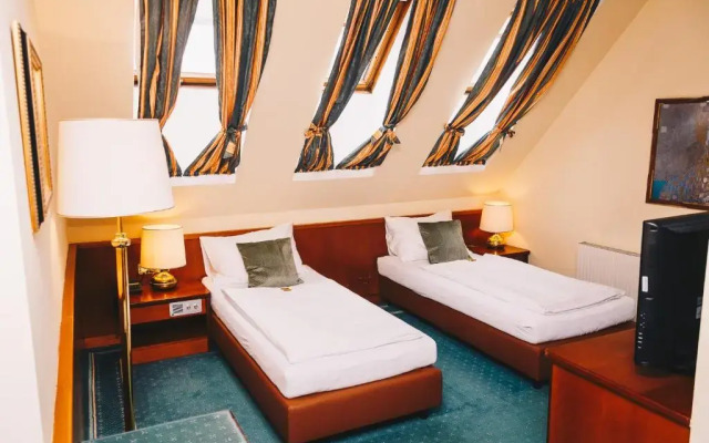 Paul's Hotel