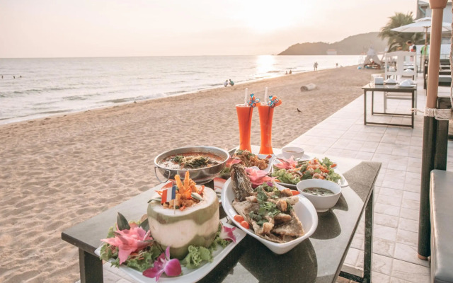 Rattana Pura Beach Resort