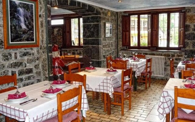 Hostal Pena Santa