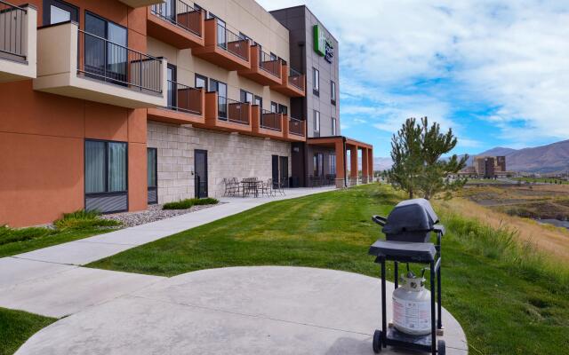 Holiday Inn Express & Suites Pocatello by IHG