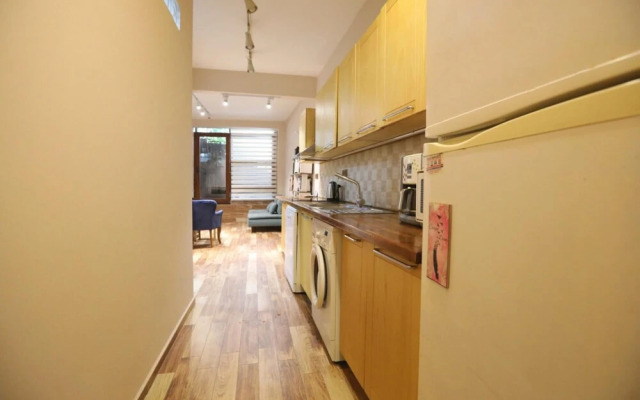 House Near Trendy Attractions and Close to Taksim