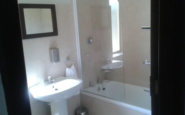 Clanwilliam Hotel by Country Hotels