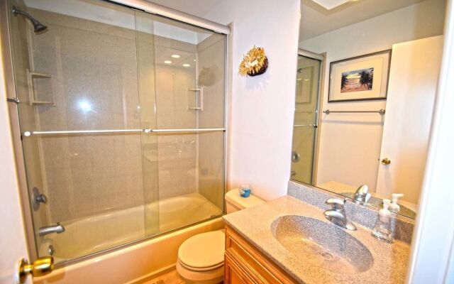 Harbour Island 403m 2 Bedroom Condo by RedAwning