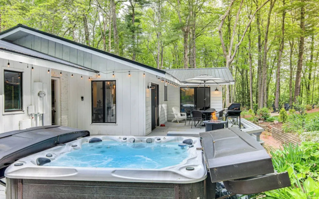 Hendersonville Vacation Rental w/ Private Hot Tub!