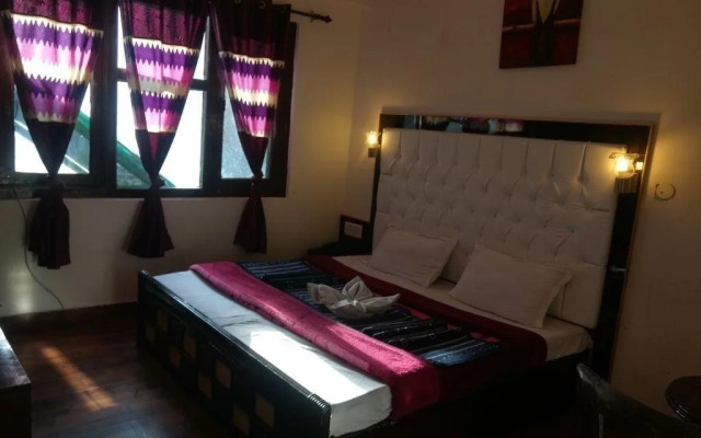 Hotel Laljee