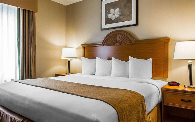 Quality Inn & Suites Fishkill South near I-84