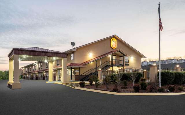 Super 8 by Wyndham Cleveland