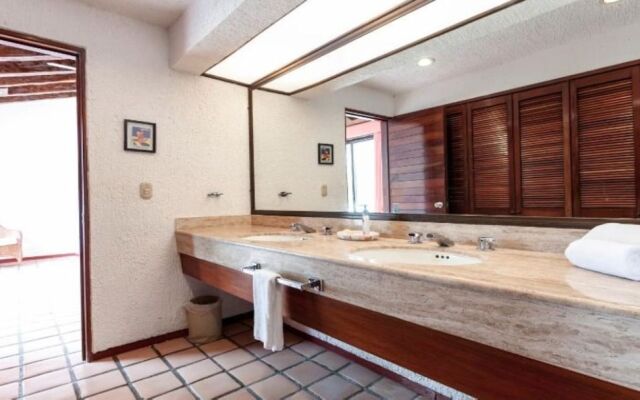 Stella Maris Three Bedroom Villa