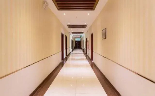 Chifeng zunya business hotel