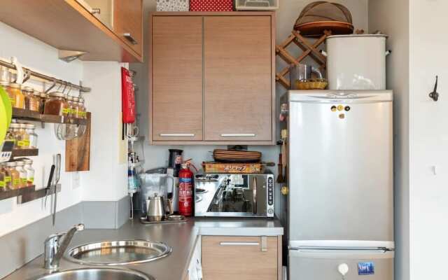 Amazing 2 Bed Apt W/balcony nr Stoke Newington