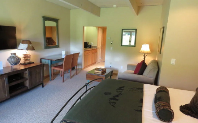 Stonebridge Condominiums