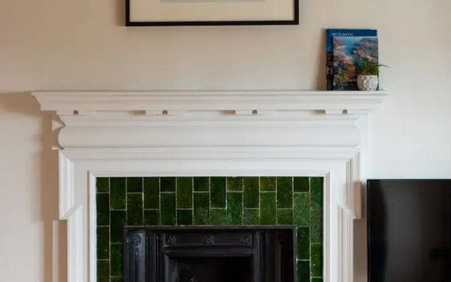 Linton Collection - The West Wing