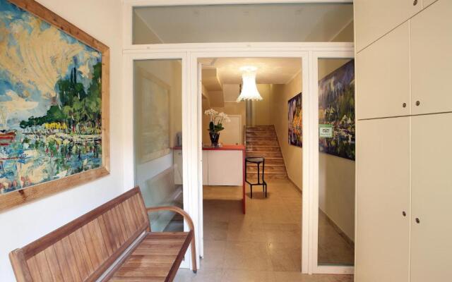 Mariposa Apartments