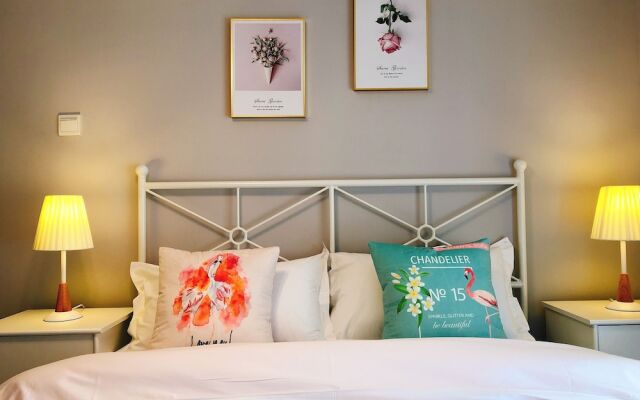 Coastline International Apartment