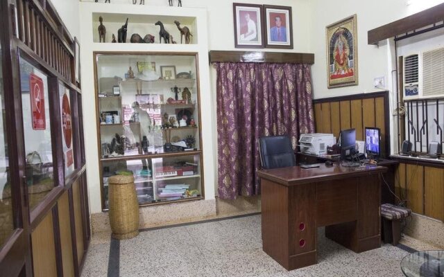 OYO Rooms Rajmahal Square 2