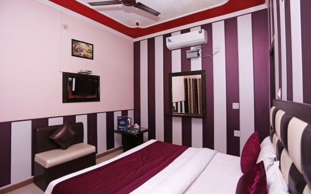OYO 5851 Mehfil Hotel