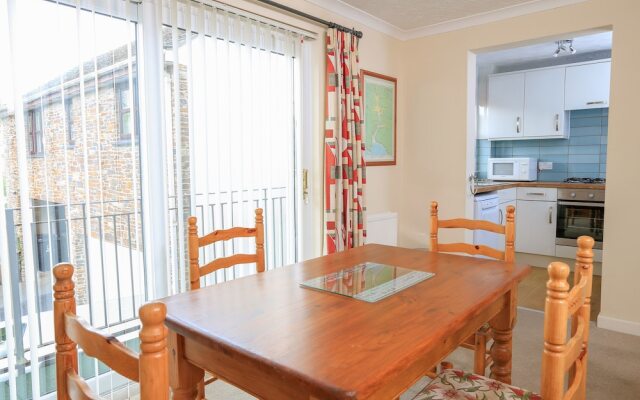 4 Rosemount Court