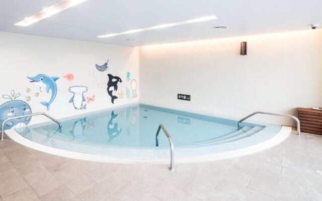 Shineville Luxury Resort