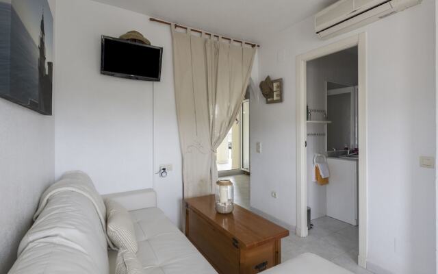 Simplistic Apartment in Alcocéber With Swimming Pool