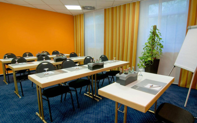 Aspire Frankfurt Airport, Trademark Collection by Wyndham