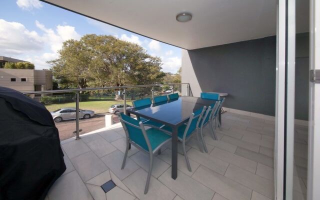 Oasis, Unit 3/5 Laman Street