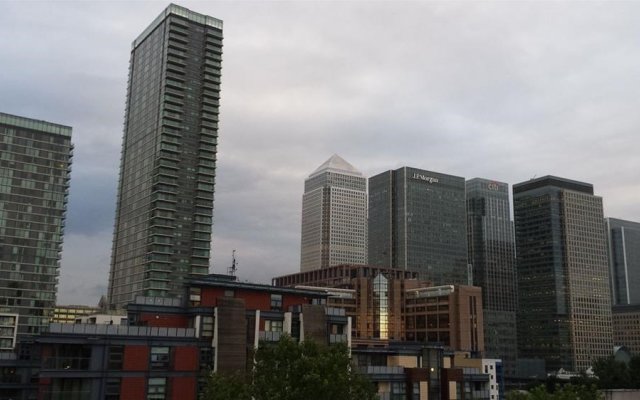 Canary Wharf Luxury Riverside Apartments