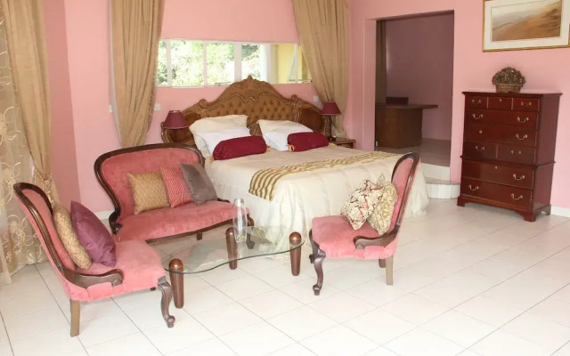 Borrowdale Ground Floor with Poolview