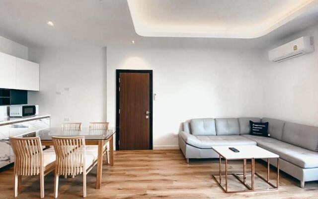 Play Poshtel & Cafe (SHA Certified)