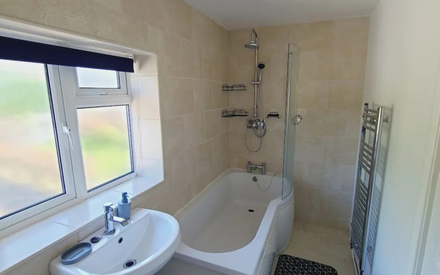 Rusper Retreat - Spacious Home Near Gatwick