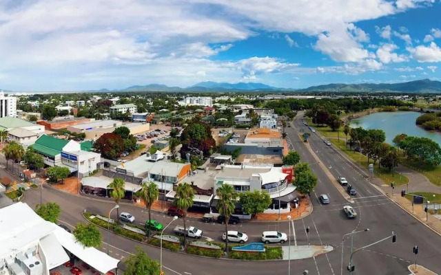 Oaks Townsville Gateway Suites