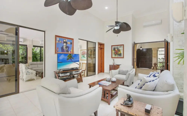 4-BR Pool Villa - Garden & Beach Access