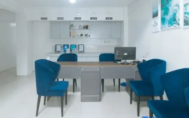RedDoorz @ Qhouzz near PUP