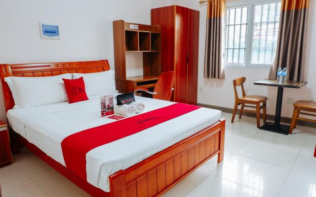 RedDoorz Plus near Camella La Brisa Lapulapu