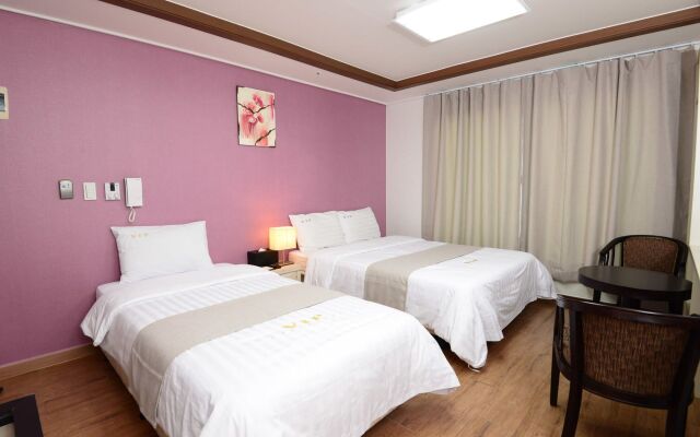 Yeongdeungpo VIP Hotel