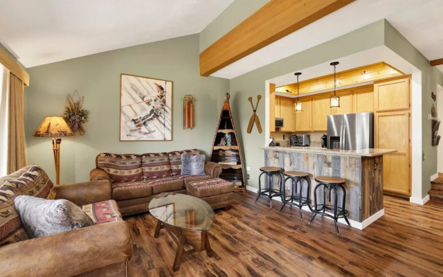 Woodland Retreat #2548