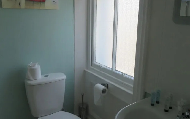 The Queens Arms Hotel