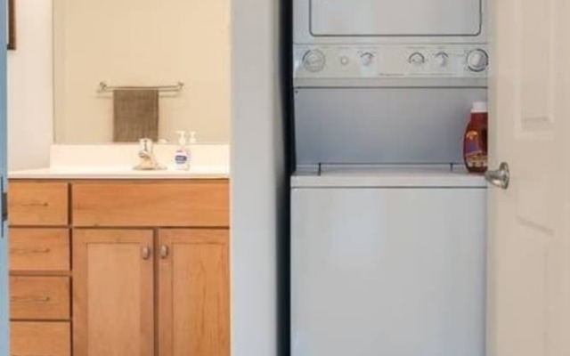 3rd Ward One Bedroom with Patio